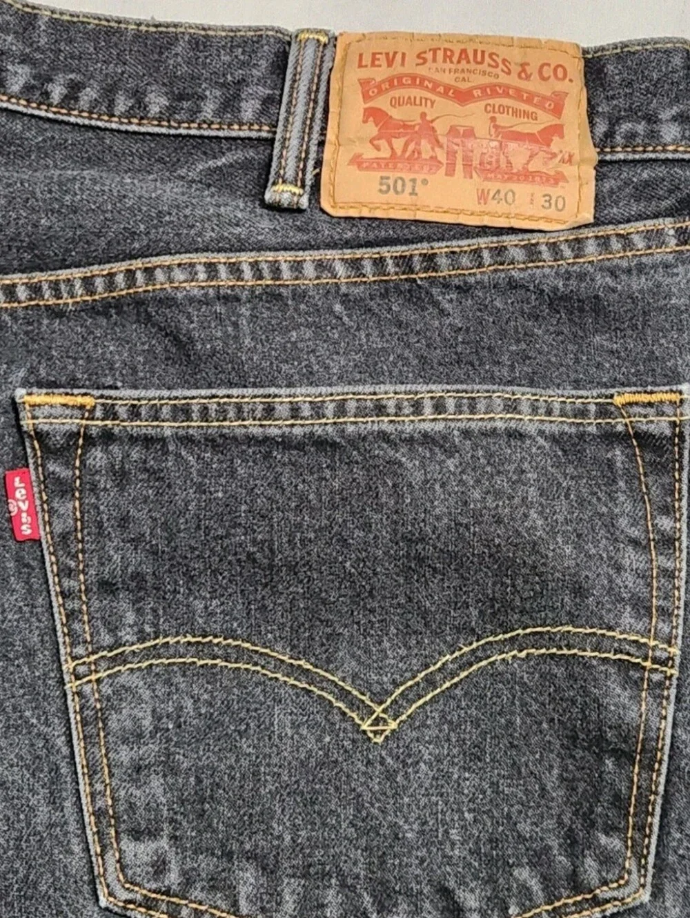 Levis 501 Mens Black Jeans 40x30 Altered Cropped Measures 39x24.5 Button Fly STF